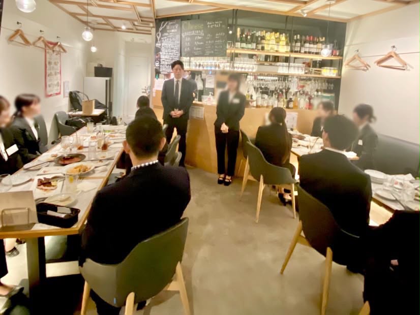 内定式後に横濱コーポレーションだけで開催された懇親会の様子。